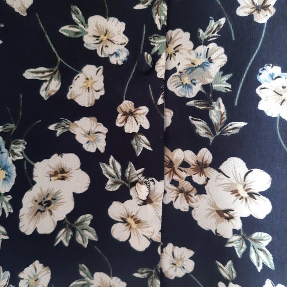 Le Chateau Floral Printed Crepe De Chine Tunic Dress - Picture 11 of 13